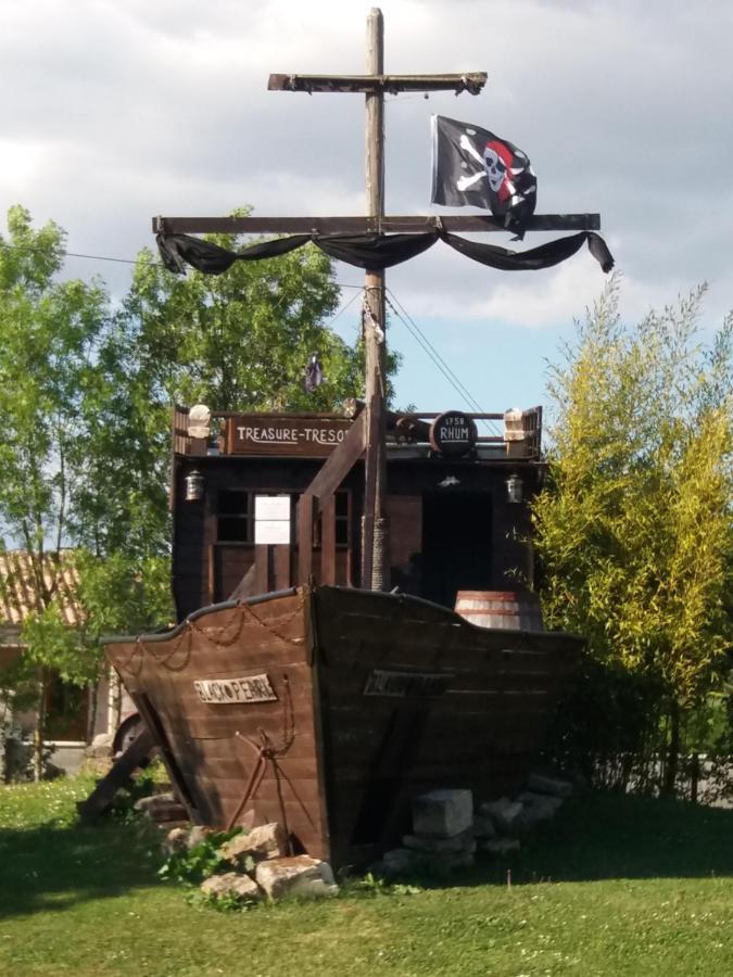 La Pommeraie Nantillé Exterior foto