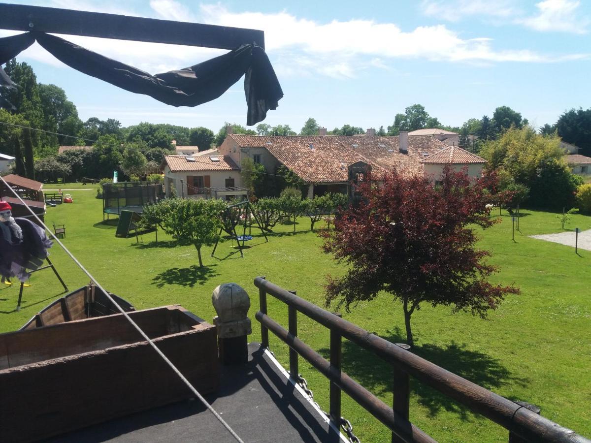 La Pommeraie Nantillé Exterior foto