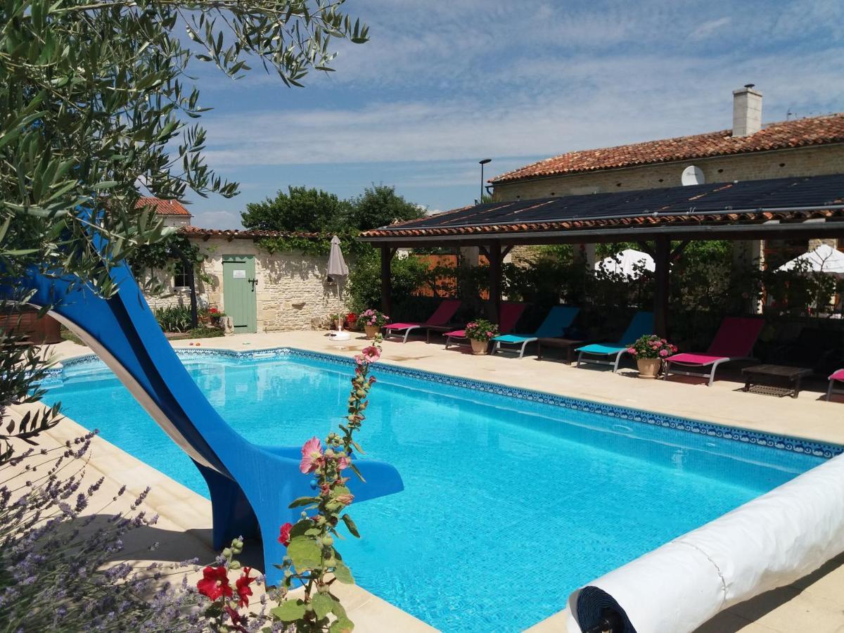 La Pommeraie Nantillé Exterior foto